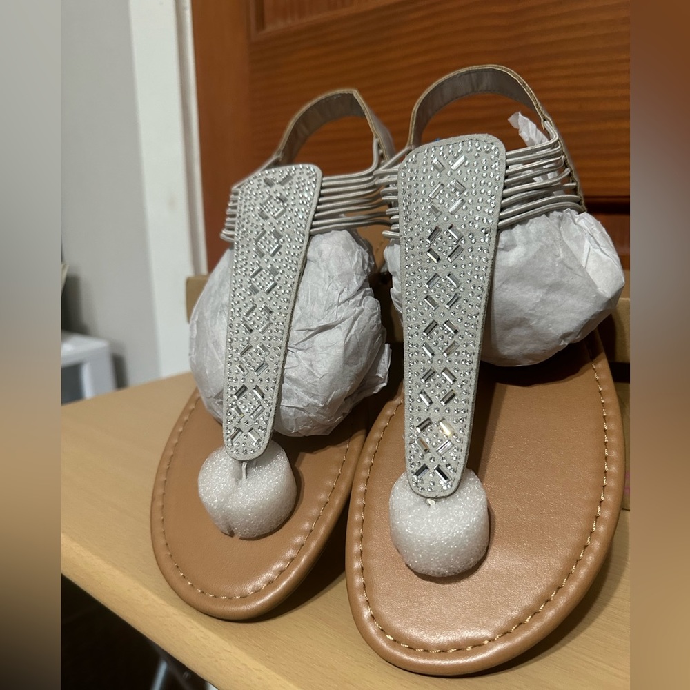 Sugar Size L 9/10 thong sandals